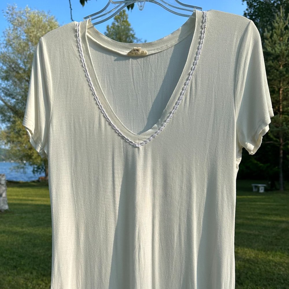 POL "Lace"-Lined V-Neck Long-Length Tee